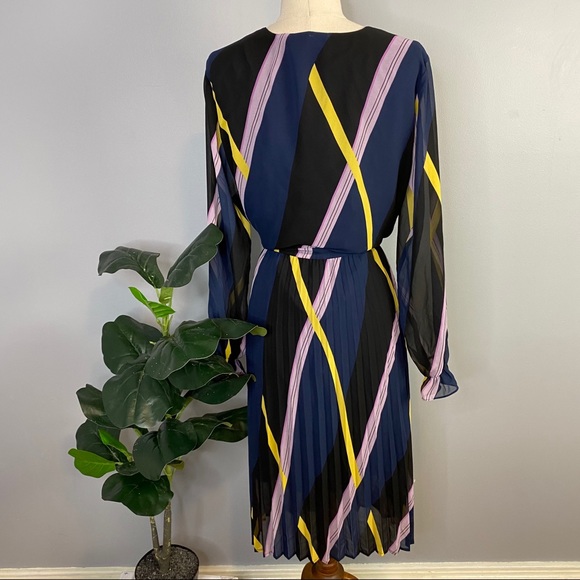 Anthropologie Dress Pleated Bottom Half Size M - Picture 7 of 8